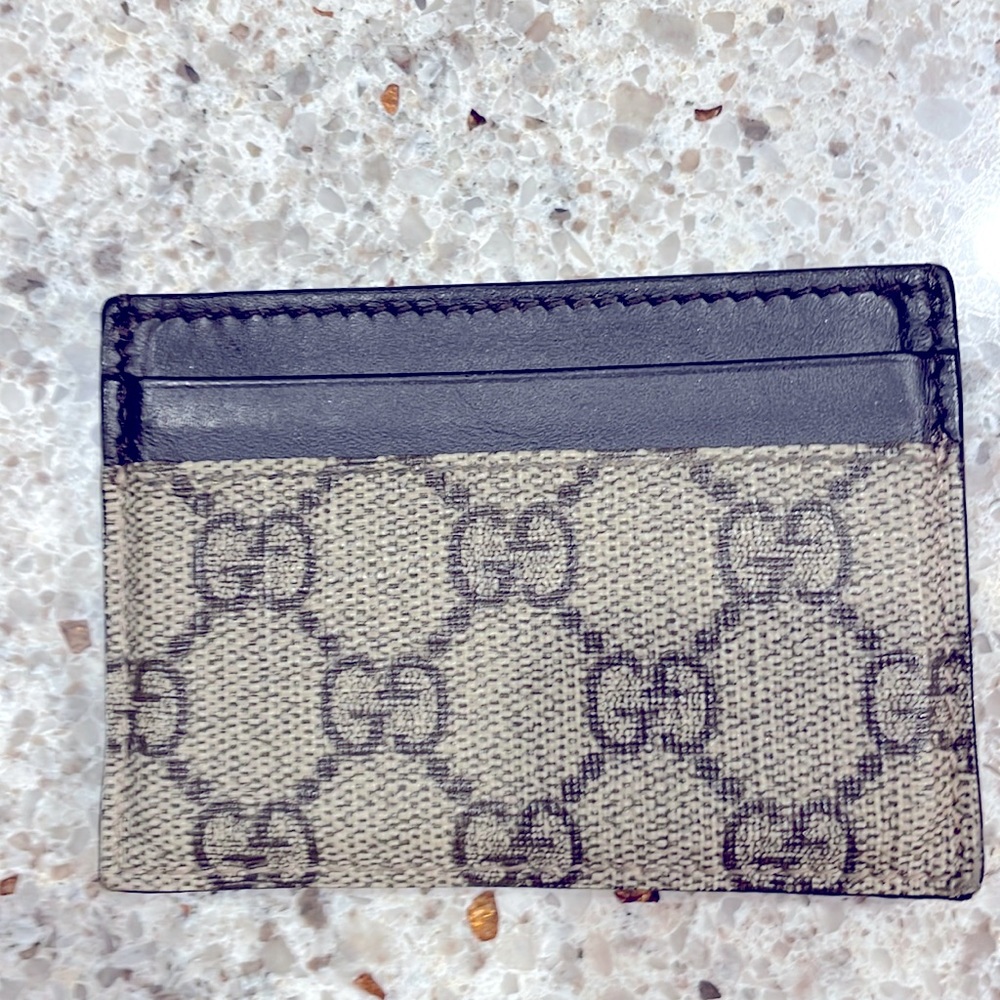 Gucci money clip/ wallet. Gently used. Only carry it when I am at work